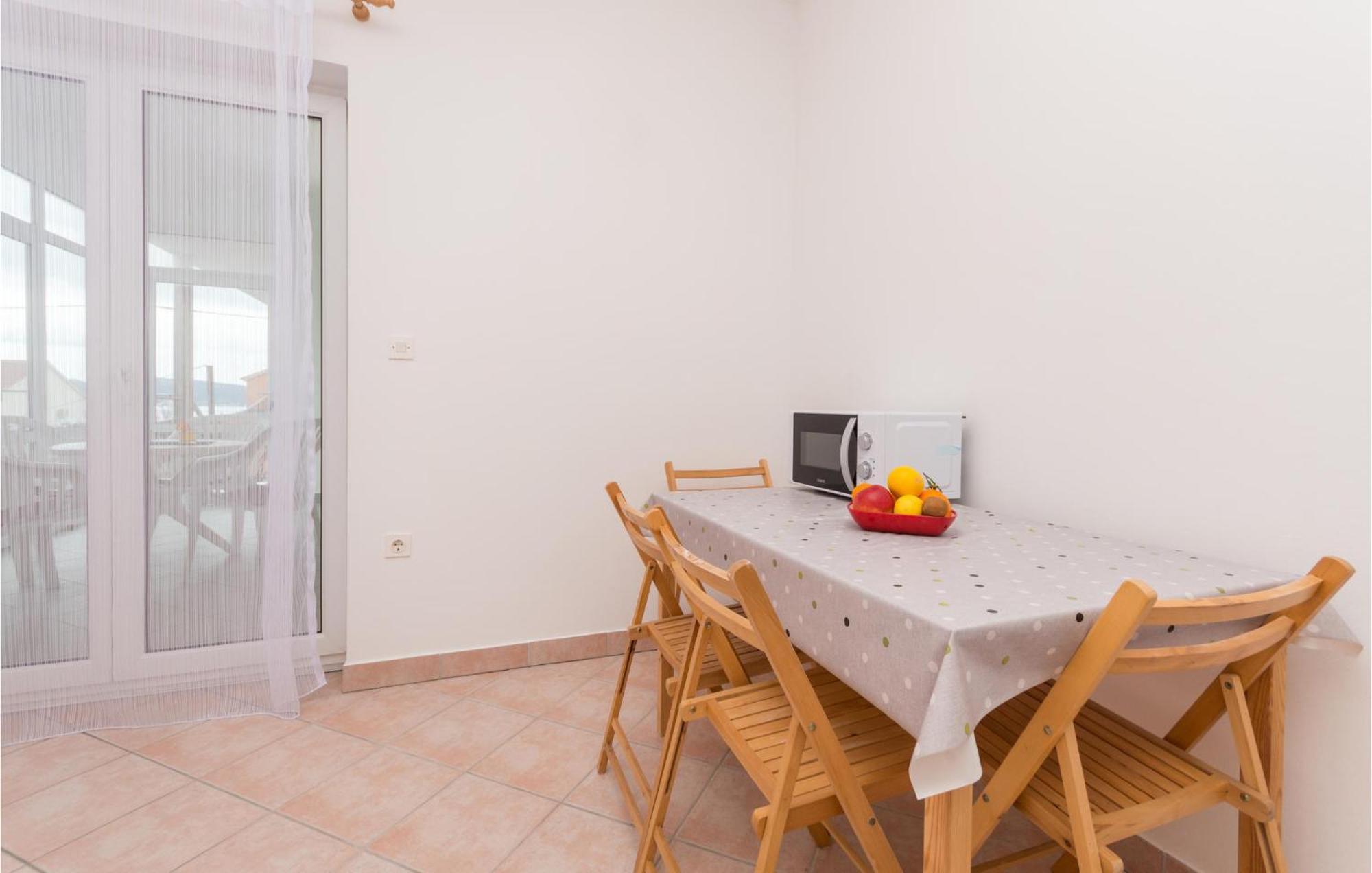 Awesome Apartment In Sveti Filip I Jakov W/ 1 Bedrooms Eksteriør bilde