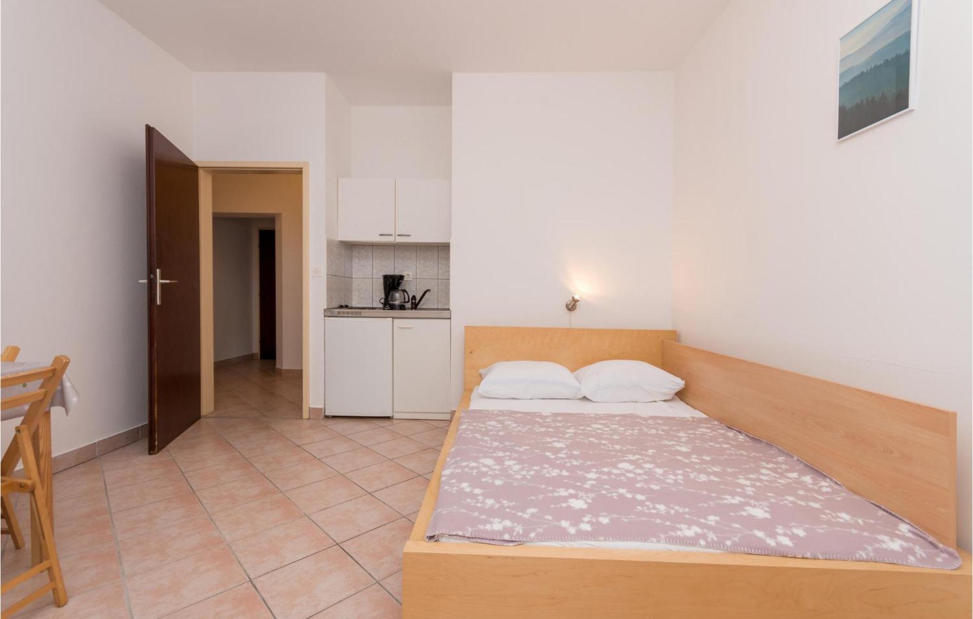 Awesome Apartment In Sveti Filip I Jakov W/ 1 Bedrooms Eksteriør bilde