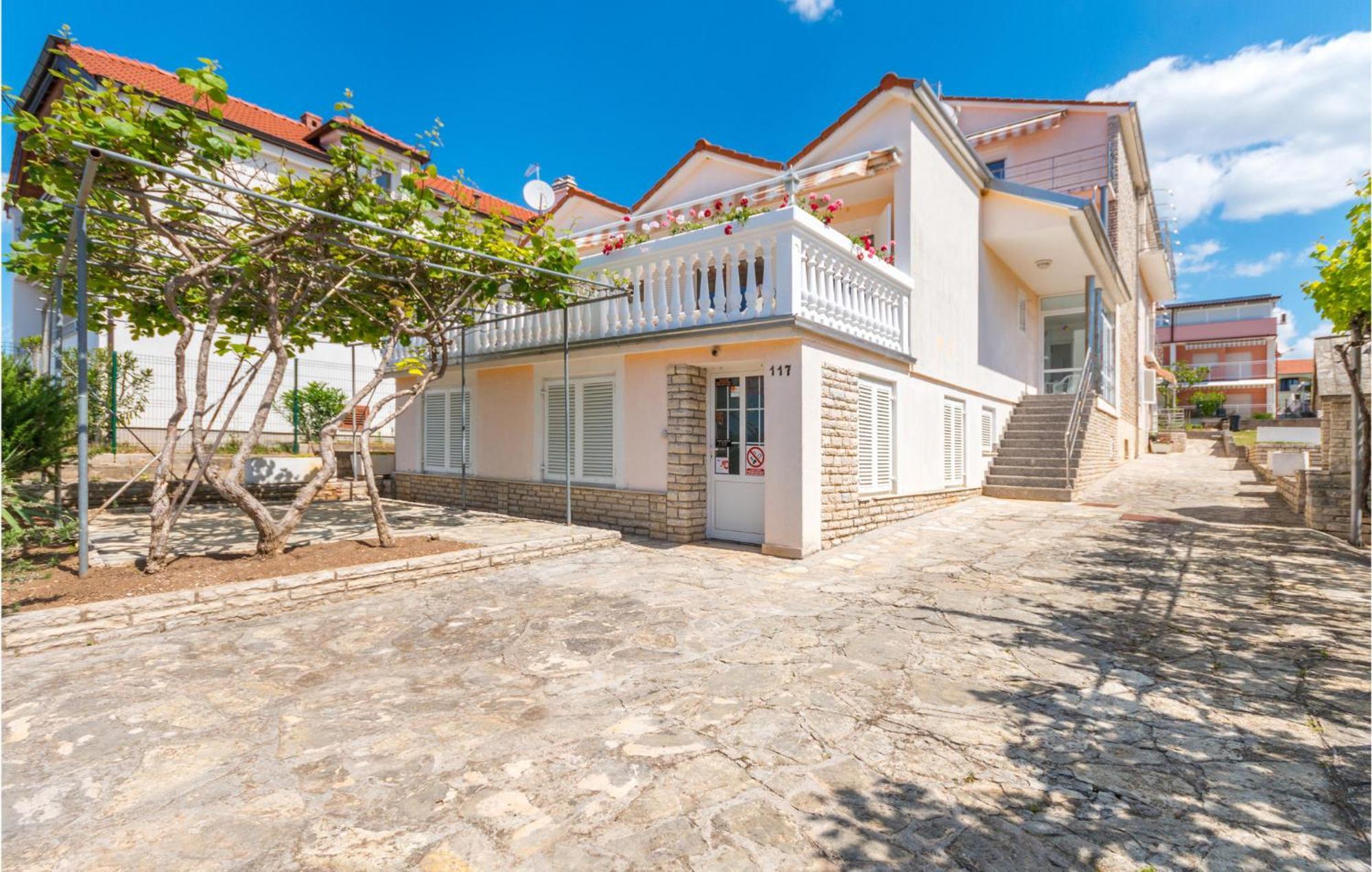 Awesome Apartment In Sveti Filip I Jakov W/ 1 Bedrooms Eksteriør bilde