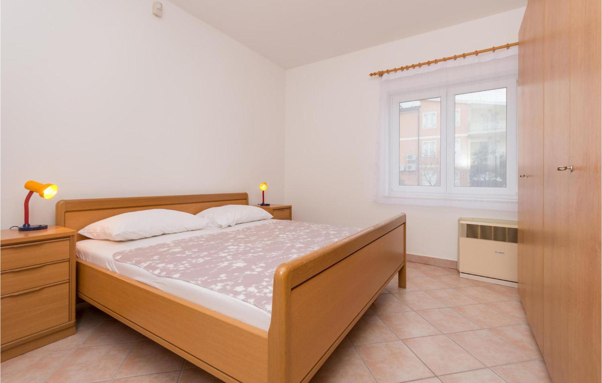 Awesome Apartment In Sveti Filip I Jakov W/ 1 Bedrooms Eksteriør bilde